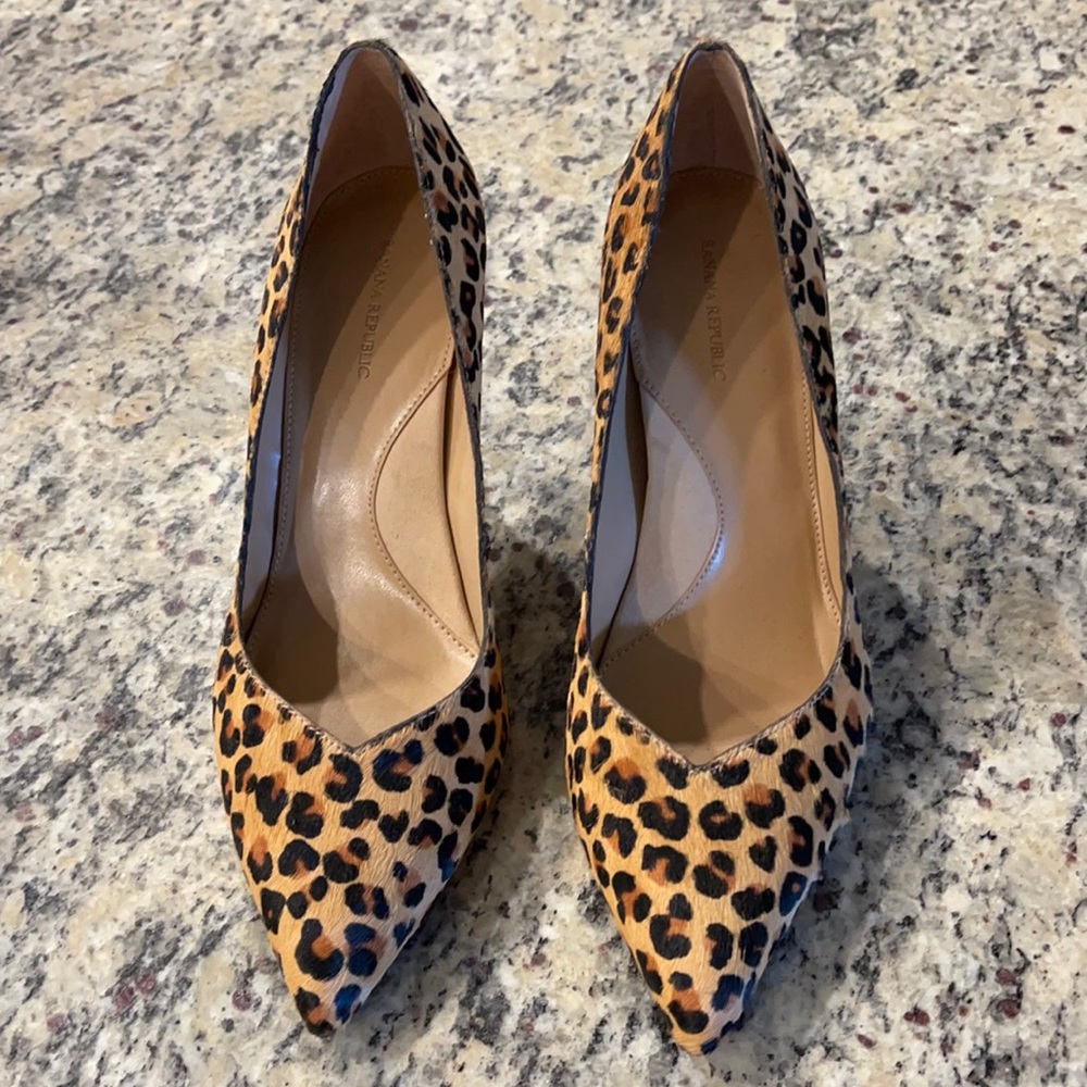 NWOT Banana Republic Calf Hair Madison Heels